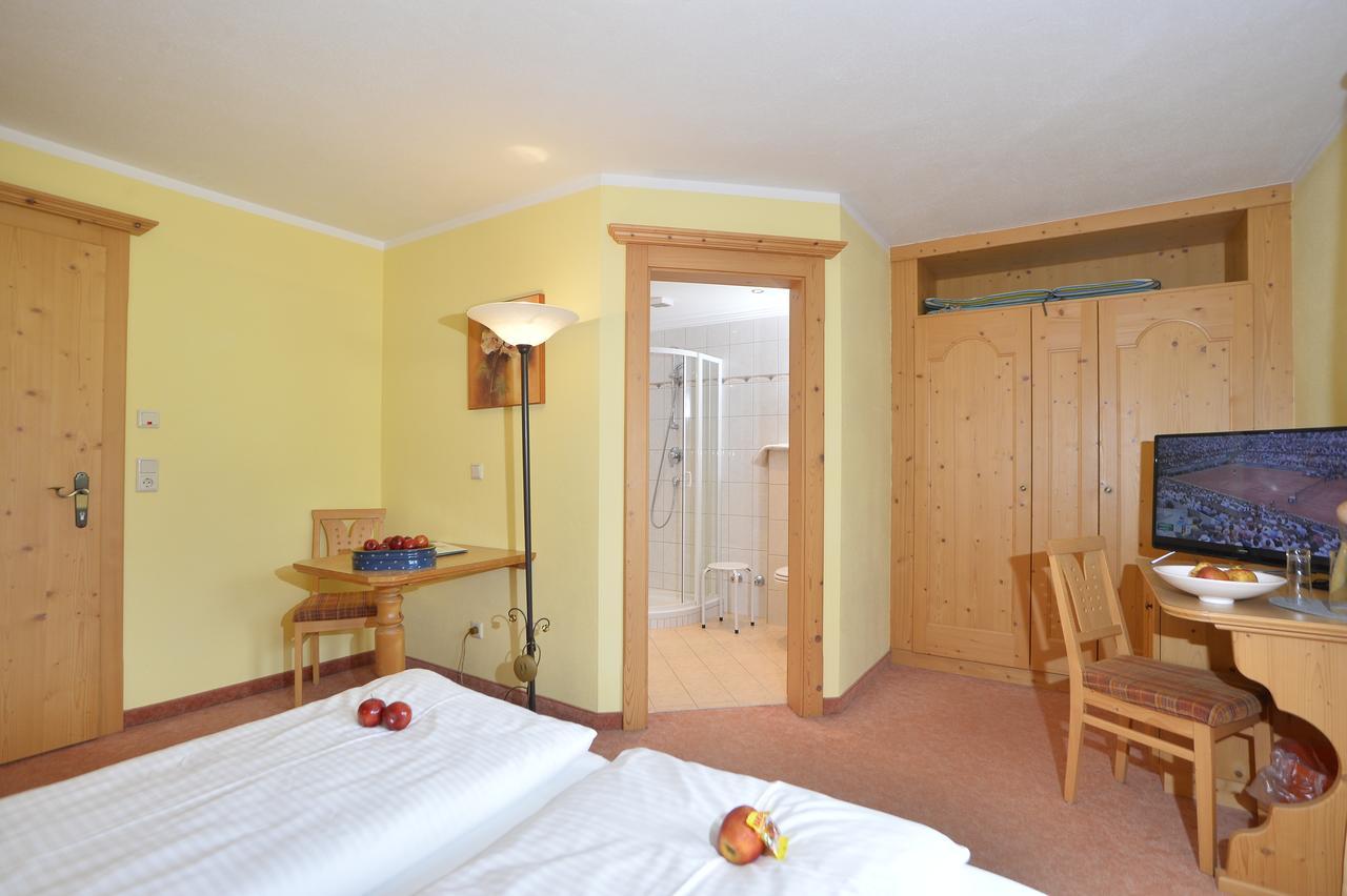 Pension Und Apartments Landhaus Marie لوتاش المظهر الخارجي الصورة