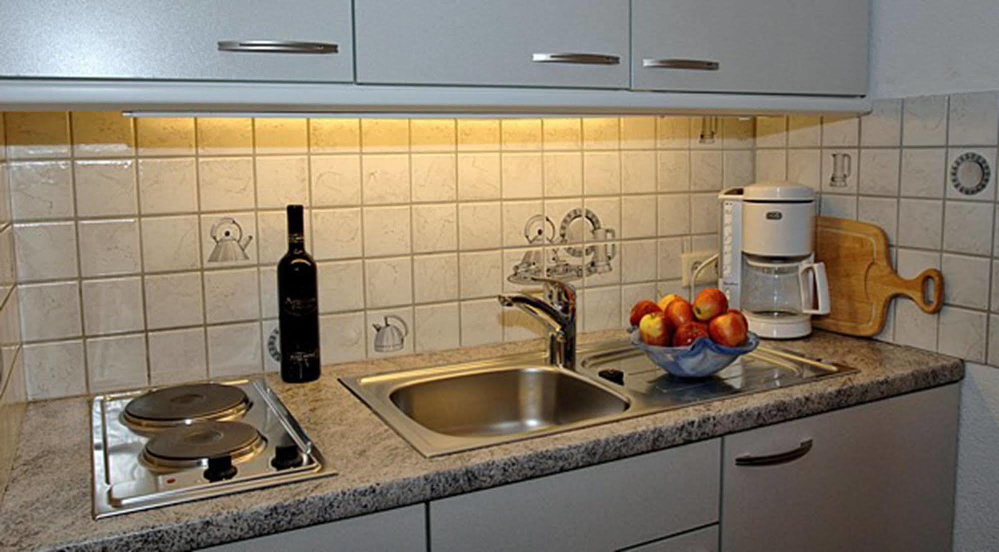 Pension Und Apartments Landhaus Marie لوتاش المظهر الخارجي الصورة